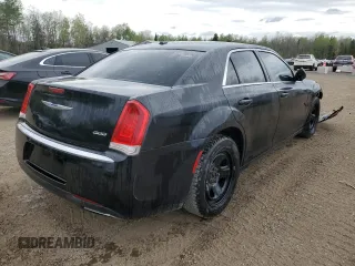 2015 Chrysler 300 Limited z VIN 2C3CCAAG3FH832723, wystawiony jako Copart lot #56842405 z przebiegiem 5 455 mil mil oraz Czysty tytuł • Clean title. Historia ofert i sprzedaży dostępna na DreamBid. Obrazek 3.