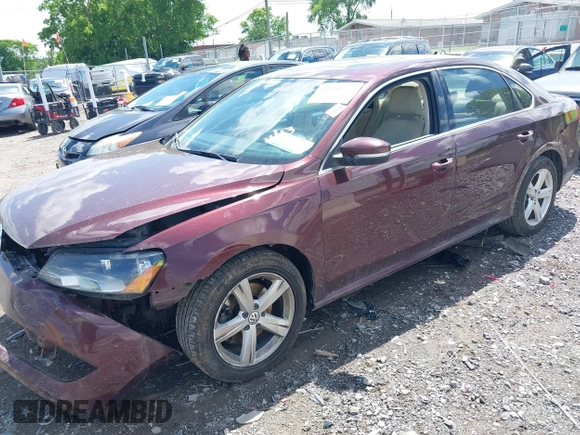2013 Volkswagen Passat SE z VIN 1VWBP7A35DC080144, wystawiony jako IAAI lot #42191470 z przebiegiem 158 259 mil mil oraz . Historia ofert i sprzedaży dostępna na DreamBid. Obrazek 2.