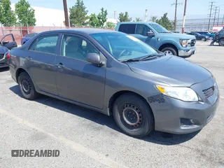 2010 Toyota Corolla z VIN JTDBU4EE8AJ085707, wystawiony jako IAAI lot #42665497 z przebiegiem 237 547 mil mil oraz . Historia ofert i sprzedaży dostępna na DreamBid. Obrazek 1.
