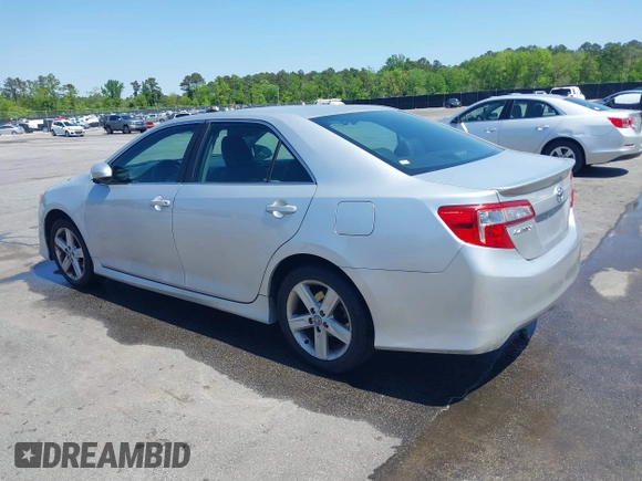 2012 Toyota Camry L with VIN 4T1BF1FK4CU061477, listed as a IAAI auction lot 42004963 with 286,689 mi miles. Bid and sale history available at carsss.com. Image 3.