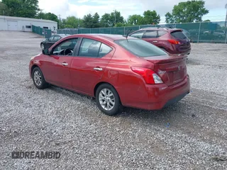 2018 Nissan Versa SV z VIN 3N1CN7AP3JL867399, wystawiony jako IAAI lot #42241378 z przebiegiem 144 219 mil mil oraz . Historia ofert i sprzedaży dostępna na DreamBid. Obrazek 3.