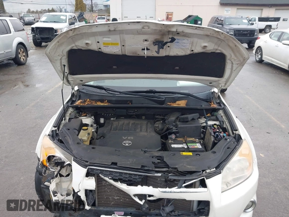 2011 Toyota RAV4 Ltd with VIN 2T3DK4DV5BW055924, listed as a IAAI auction lot 41687088 with 116,824 mi miles. Bid and sale history available at carsss.com. Image 10.