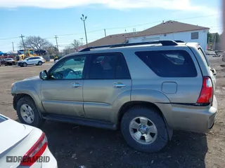 2007 Toyota 4Runner SR5 with VIN JTEBU14R570121155, listed as a IAAI auction lot 41897643 with 242,287 mi miles. Bid and sale history available at carsss.com. Image 14.
