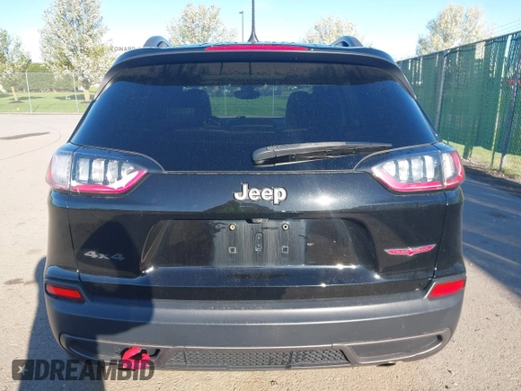 2019 Jeep Cherokee Trailhawk z VIN 1C4PJMBX0KD210316, wystawiony jako IAAI lot #42155261 z przebiegiem 100 889 mil mil oraz . Historia ofert i sprzedaży dostępna na DreamBid. Obrazek 16.