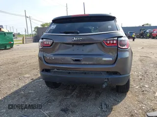 2017 Jeep Compass Latitude with VIN 3C4NJDBBXHT666385, listed as a IAAI auction lot 40236415 with 110,643 mi miles and . Bid and sale history available at carsss.com. Image 16.