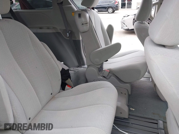 2011 Toyota Sienna LE AAS with VIN 5TDKK3DC8BS014320, listed as a IAAI auction lot 41587522 with 89,185 mi miles. Bid and sale history available at carsss.com. Image 8.