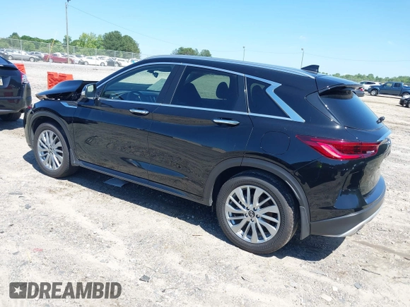 2023 Infiniti QX50 Luxe z VIN 3PCAJ5BA7PF116022, wystawiony jako IAAI lot #42321592 z przebiegiem 18 758 mil mil oraz . Historia ofert i sprzedaży dostępna na DreamBid. Obrazek 3.