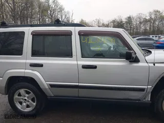 2006 Jeep Commander with VIN 1J8HG48N26C288836, listed as a IAAI auction lot 42019639 with 178,807 mi miles. Bid and sale history available at carsss.com. Image 14.