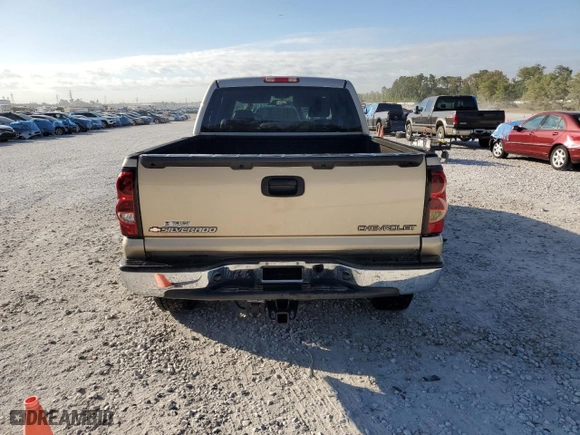2005 Chevrolet Silverado 1500HD LS with VIN 1GCGK13U05F889738, listed as a Copart auction lot 77988004 with 217,794 mi miles and Salvage Title. Bid and sale history available at carsss.com. Image 6.