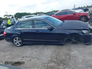 2010 Mercedes-Benz E 350 Luxury with VIN WDDHF5GB8AA083734, listed as a IAAI auction lot 42084306 with 141,838 mi miles and . Bid and sale history available at carsss.com. Image 14.