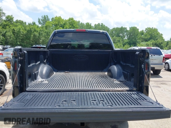 2013 Ford F-150 XL z VIN 1FTFW1EF0DFA73156, wystawiony jako IAAI lot #42561620 z przebiegiem 164 410 mil mil oraz . Historia ofert i sprzedaży dostępna na DreamBid. Obrazek 17.
