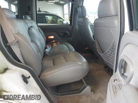 1998 GMC Yukon with VIN 1GKEK13R7WJ700881, listed as a IAAI auction lot 41507538 with 188,396 mi miles. Bid and sale history available at carsss.com. Image 8.