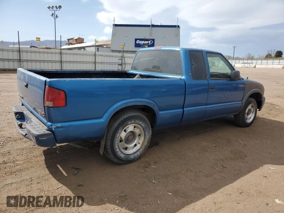 2001 GMC Sonoma SLS w/1SF Pkg with VIN 1GTCS195718156860, listed as a Copart auction lot 52531395 with Not Provided miles and Clean Title. Bid and sale history available at carsss.com. Image 3.