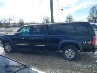 2004 Chevrolet Silverado 2500 LT z VIN 1GCGK23U84F146779, wystawiony jako IAAI lot #41816441 z przebiegiem 163 631 mil mil oraz . Historia ofert i sprzedaży dostępna na DreamBid. Obrazek 14.