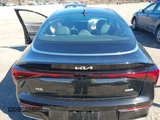 2025 Kia K5 GT-Line z VIN KNAG64J76S5348307, wystawiony jako IAAI lot #41690431 z przebiegiem 1672 mil mil oraz . Historia ofert i sprzedaży dostępna na DreamBid. Obrazek 16.