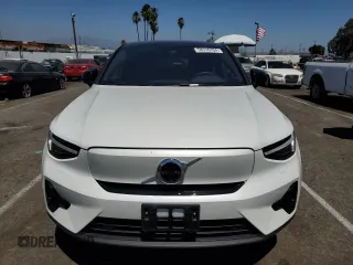 2022 Volvo C40 Recharge Pure Electric Ultimate with VIN YV4ED3GB9N2005757, listed as a Copart auction lot 58336704 with 6,927 mi miles and Salvage Title. Bid and sale history available at carsss.com. Image 5.