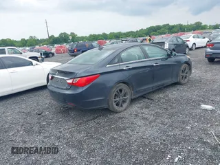 2012 Hyundai Sonata SE z VIN 5NPEC4AC1CH375481, wystawiony jako IAAI lot #42448689 z przebiegiem 138 884 mil mil oraz . Historia ofert i sprzedaży dostępna na DreamBid. Obrazek 4.