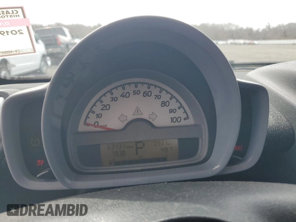 2008 Smart fortwo Pure z VIN WMEEJ31X38K136723, wystawiony jako Copart lot #49301765 z przebiegiem 63 431 mil mil oraz Czysty tytuł • Clean title. Historia ofert i sprzedaży dostępna na DreamBid. Obrazek 9.