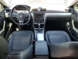 2012 Volkswagen Passat SE z VIN 1VWBP7A35CC095113, wystawiony jako Copart lot #56704005 z przebiegiem 173 932 mil mil oraz Szkoda całkowita • Salvage title. Historia ofert i sprzedaży dostępna na DreamBid. Obrazek 8.