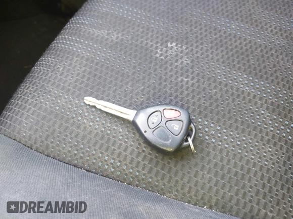 2011 Toyota Matrix z VIN 2T1KU4EE6BC727547, wystawiony jako IAAI lot #41810653 z przebiegiem Nie podano mil oraz . Historia ofert i sprzedaży dostępna na DreamBid. Obrazek 11.