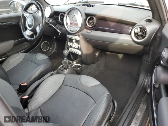 2010 MINI Convertible S with VIN WMWMS3C57ATY08895, listed as a Copart auction lot 41870075 with 101,573 mi miles and Clean title. Bid and sale history available at DreamBid. Image 8.