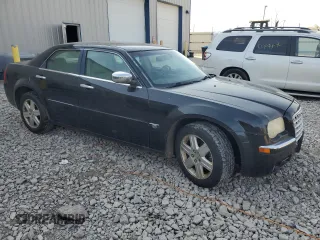 2006 Chrysler 300 C z VIN 2C3LK63H36H345091, wystawiony jako Copart lot #72001754 z przebiegiem 192 896 mil mil oraz Czysty tytuł • Clean title. Historia ofert i sprzedaży dostępna na DreamBid. Obrazek 4.