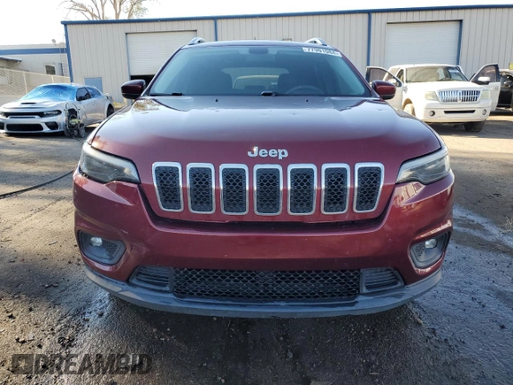 2019 Jeep Cherokee Latitude z VIN 1C4PJMCB0KD140030, wystawiony jako Copart lot #77901084 z przebiegiem 184 787 mil mil oraz Szkoda całkowita • Salvage title. Historia ofert i sprzedaży dostępna na DreamBid. Obrazek 5.