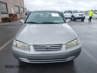 1998 Toyota Camry LE z VIN JT2BG22K7W0225872, wystawiony jako IAAI lot #41252434 z przebiegiem 160 763 mil mil oraz . Historia ofert i sprzedaży dostępna na DreamBid. Obrazek 12.