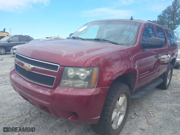 2007 Chevrolet Suburban LT with VIN 3GNFC16027G286929, listed as a IAAI auction lot 41648787 with 219,212 mi miles. Bid and sale history available at carsss.com. Image 2.
