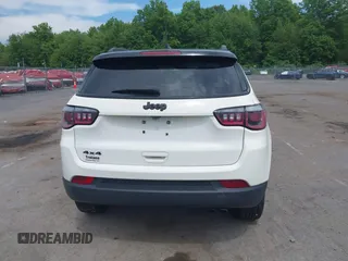 2018 Jeep Compass Latitude z VIN 3C4NJDBBXJT304529, wystawiony jako IAAI lot #42637865 z przebiegiem 112 662 mil mil oraz . Historia ofert i sprzedaży dostępna na DreamBid. Obrazek 16.