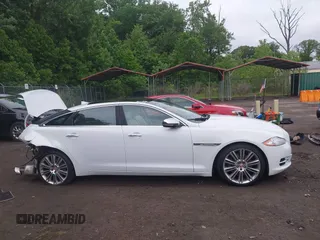 2015 Jaguar XJ Portfolio с VIN SAJWJ2GD2F8V90256, выставлен на аукционе IAAI как лот 42311335 с пробегом 123 299 миль миль и . История ставок и продаж доступна на DreamBid. Изображение 12.