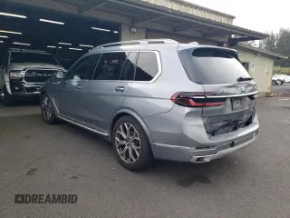 2025 BMW X7 xDrive40i z VIN 5UX23EM04S9W26820, wystawiony jako Copart lot #59388515 z przebiegiem 20 124 mil mil oraz Czysty tytuł • Clean title. Historia ofert i sprzedaży dostępna na DreamBid. Obrazek 2.