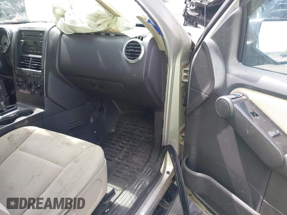 2008 Ford Explorer Sport Trac XLT with VIN 1FMEU51E28UA09011, listed as a IAAI auction lot 42104236 with 208,490 mi miles and . Bid and sale history available at DreamBid. Image 5.