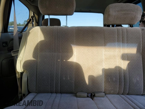 2002 Toyota Sienna CE with VIN 4T3ZF19C92U421626, listed as a Copart auction lot 80562414 with 198,305 mi miles and Non Repairable. Bid and sale history available at carsss.com. Image 10.