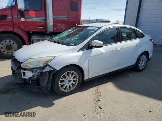 2014 Ford Focus SE with VIN 1FADP3F26EL229916, listed as a Copart auction lot 51135155 with 138,996 mi miles and Salvage Title. Bid and sale history available at carsss.com. Image 1.