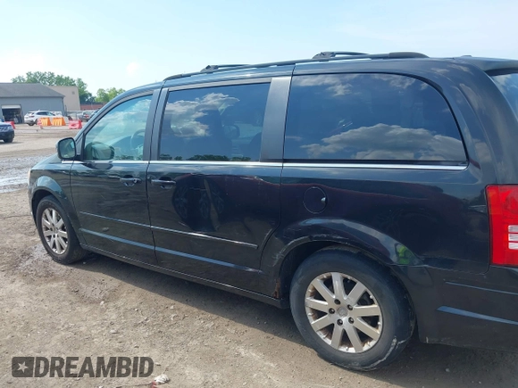 2008 Chrysler Town & Country Touring с VIN 2A8HR54P38R133357, выставлен на аукционе IAAI как лот 42514872 с пробегом 159 240 миль миль и . История ставок и продаж доступна на DreamBid. Изображение 14.