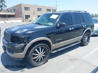 2002 Ford Explorer Eddie Bauer z VIN 1FMDU74E42ZC47584, wystawiony jako IAAI lot #42456721 z przebiegiem 141 518 mil mil oraz . Historia ofert i sprzedaży dostępna na DreamBid. Obrazek 17.