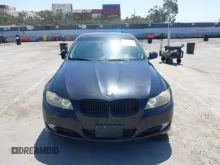 2011 BMW 3 Series 335d z VIN WBAPN7C53BF183620, wystawiony jako IAAI lot #42516979 z przebiegiem 118 828 mil mil oraz . Historia ofert i sprzedaży dostępna na DreamBid. Obrazek 12.