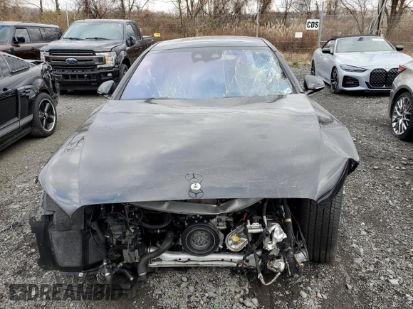 2024 Mercedes-Benz S 580e with VIN W1K6G6KB9RA304206, listed as a Copart auction lot 82554974 with 2,800 mi miles and Salvage Title. Bid and sale history available at DreamBid. Image 5.