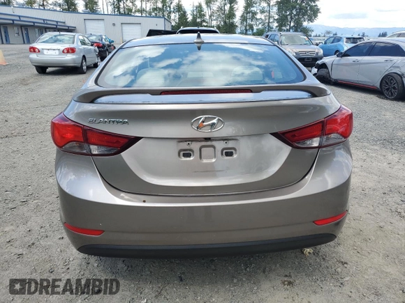 2015 Hyundai Elantra SE z VIN 5NPDH4AE8FH577494, wystawiony jako Copart lot #58340865 z przebiegiem 86 108 mil mil oraz Szkody całkowita. Historia ofert i sprzedaży dostępna na DreamBid. Obrazek 6.