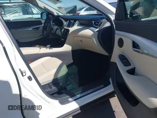 2020 Infiniti QX50 Luxe z VIN 3PCAJ5M38LF102168, wystawiony jako IAAI lot #42303489 z przebiegiem 24 910 mil mil oraz . Historia ofert i sprzedaży dostępna na DreamBid. Obrazek 5.