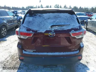 2015 Toyota Highlander LE with VIN 5TDBKRFH2FS095526, listed as a IAAI auction lot 41396935 with 134,624 mi miles. Bid and sale history available at carsss.com. Image 16.
