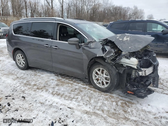 2021 Chrysler Pacifica Touring L with VIN 2C4RC1BG6MR520553, listed as a Copart auction lot 41421555 with 113,649 mi miles and Non Repairable. Bid and sale history available at carsss.com. Image 4.