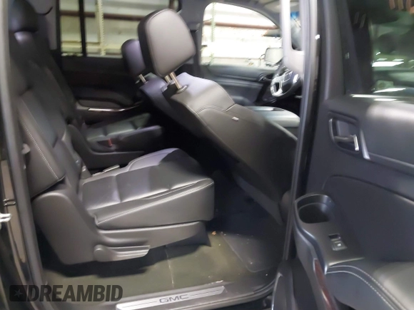 2018 GMC Yukon XL SLT with VIN 1GKS2GKC2JR213729, listed as a IAAI auction lot 41633094 with 83,656 mi miles. Bid and sale history available at carsss.com. Image 8.