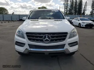 2015 Mercedes-Benz M-Class ML 250 BlueTEC with VIN 4JGDA0EB9FA513738, listed as a Copart auction lot 54014505 with 224,563 mi miles and Clean Title. Bid and sale history available at carsss.com. Image 5.