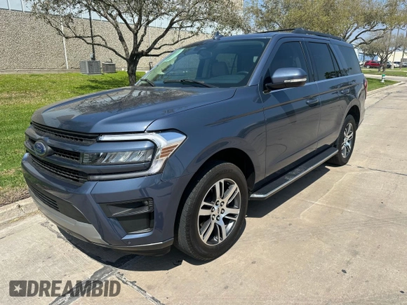 2022 Ford Expedition XLT with VIN 1FMJU1HT0NEA49153, listed as a Copart auction lot 49749895 with 26,537 mi miles and Clean Title. Bid and sale history available at carsss.com. Image 2.