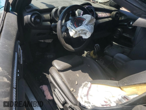 2017 MINI Convertible Cooper z VIN WMWWG5C33H3C99423, wystawiony jako Copart lot #61426325 z przebiegiem Nie podano mil oraz Nie do naprawy • Non repairable. Historia ofert i sprzedaży dostępna na DreamBid. Obrazek 8.