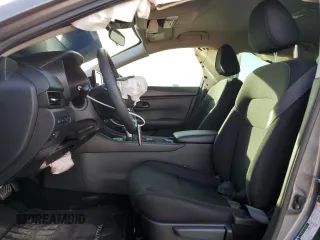 2024 Nissan Sentra S z VIN 3N1AB8BV3RY293064, wystawiony jako Copart lot #58260125 z przebiegiem 21 997 mil mil oraz Szkoda całkowita • Salvage title. Historia ofert i sprzedaży dostępna na DreamBid. Obrazek 7.