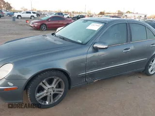 2006 Mercedes-Benz E-Class 3.5L with VIN WDBUF56J46A862443, listed as a IAAI auction lot 41877924 with 17,920 mi miles. Bid and sale history available at carsss.com. Image 6.
