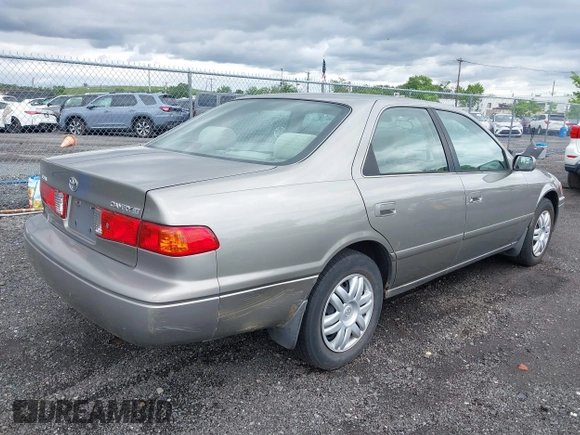 2001 Toyota Camry CE z VIN 4T1BG22K01U028448, wystawiony jako IAAI lot #42324384 z przebiegiem 190 325 mil mil oraz . Historia ofert i sprzedaży dostępna na DreamBid. Obrazek 4.